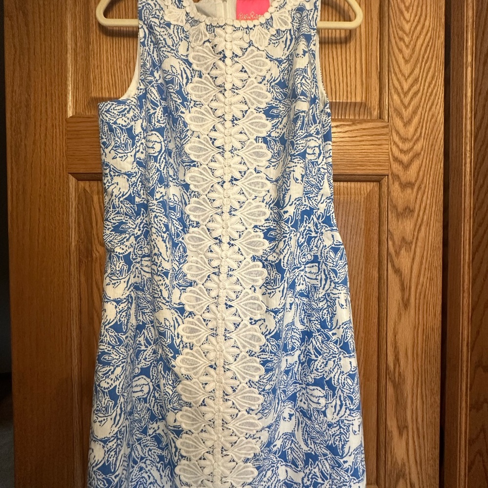 Lilly Pulitzer Blue and White Crew Neck Sheath Mini